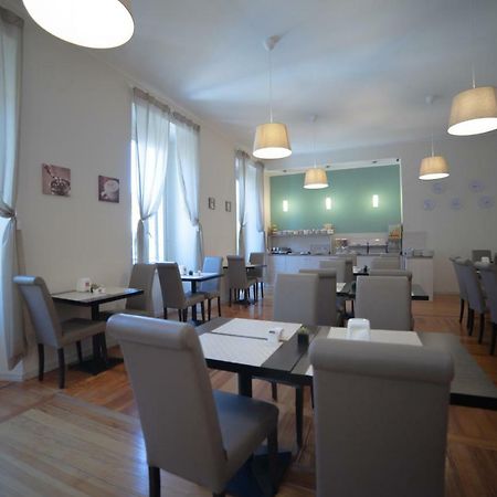 Hotel Moderno Lecco Kültér fotó