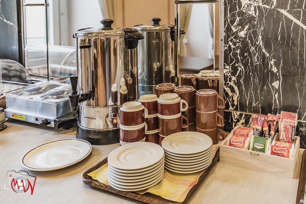 Hotel Moderno Lecco Kültér fotó