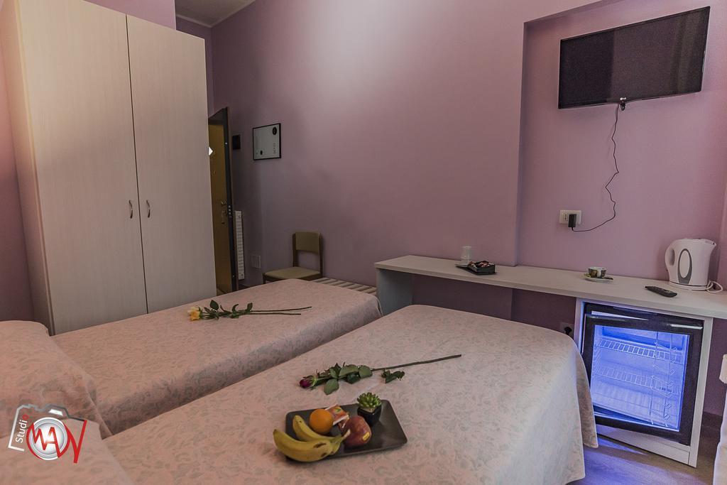 Hotel Moderno Lecco Kültér fotó