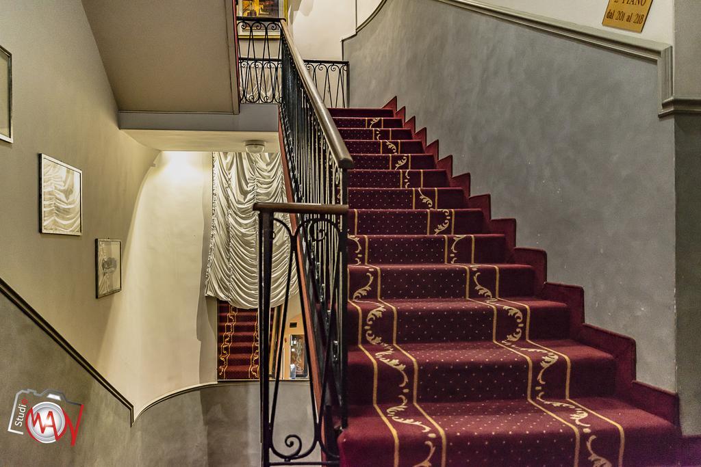 Hotel Moderno Lecco Kültér fotó
