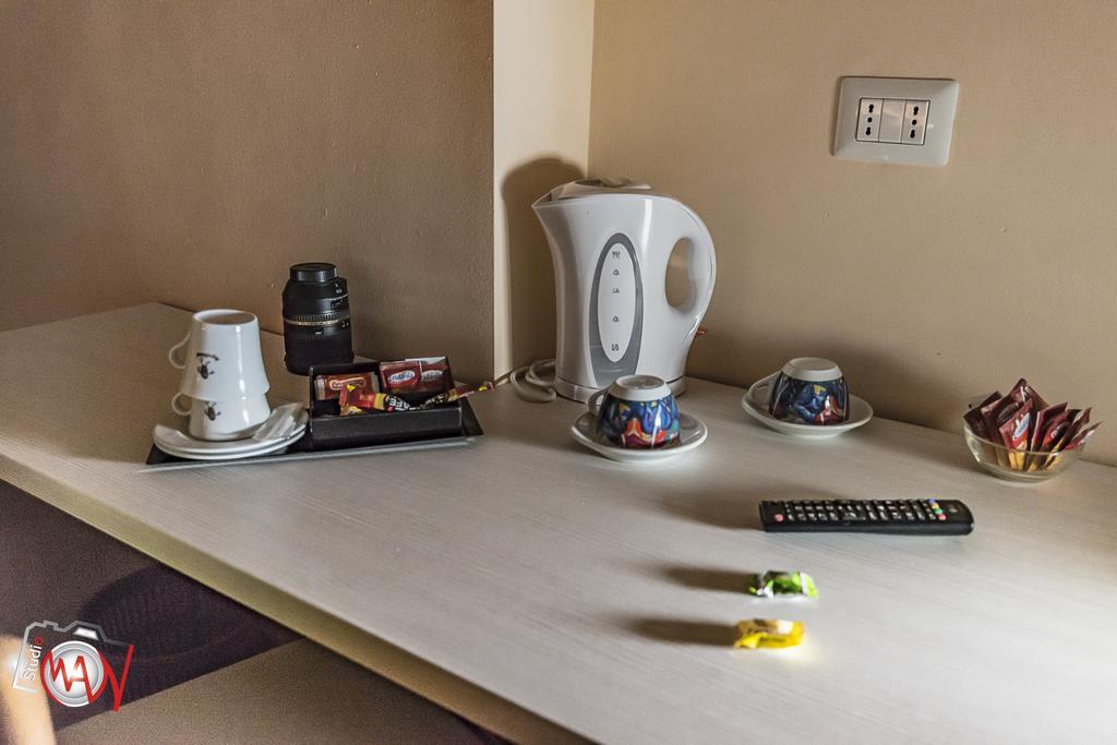 Hotel Moderno Lecco Kültér fotó