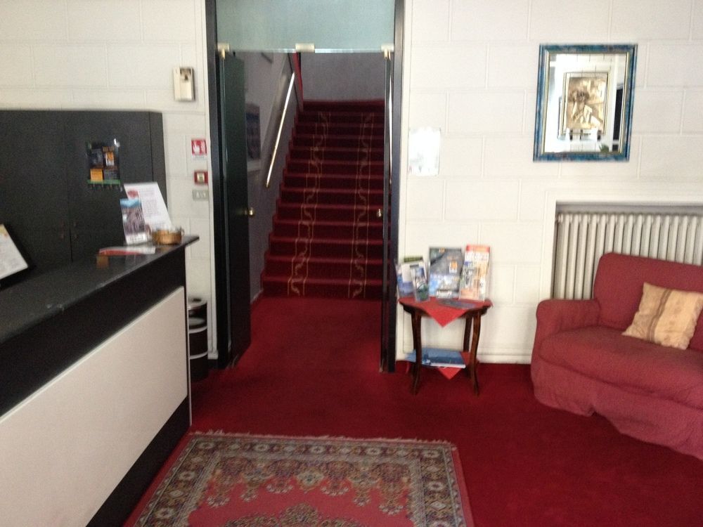 Hotel Moderno Lecco Kültér fotó