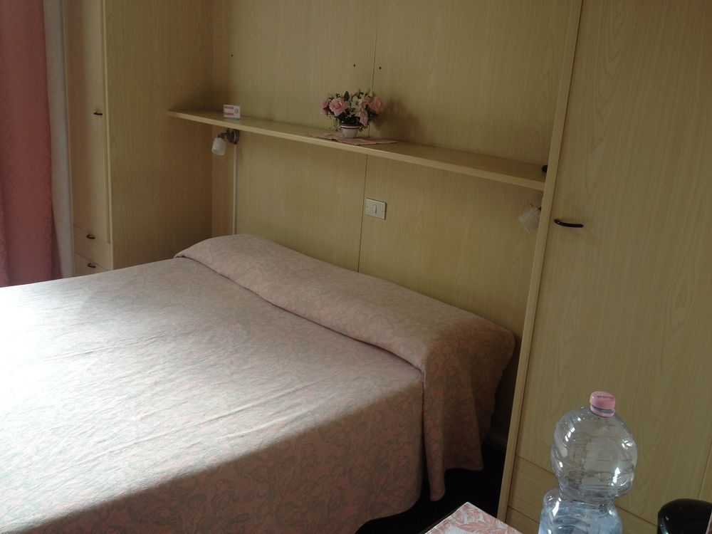 Hotel Moderno Lecco Kültér fotó