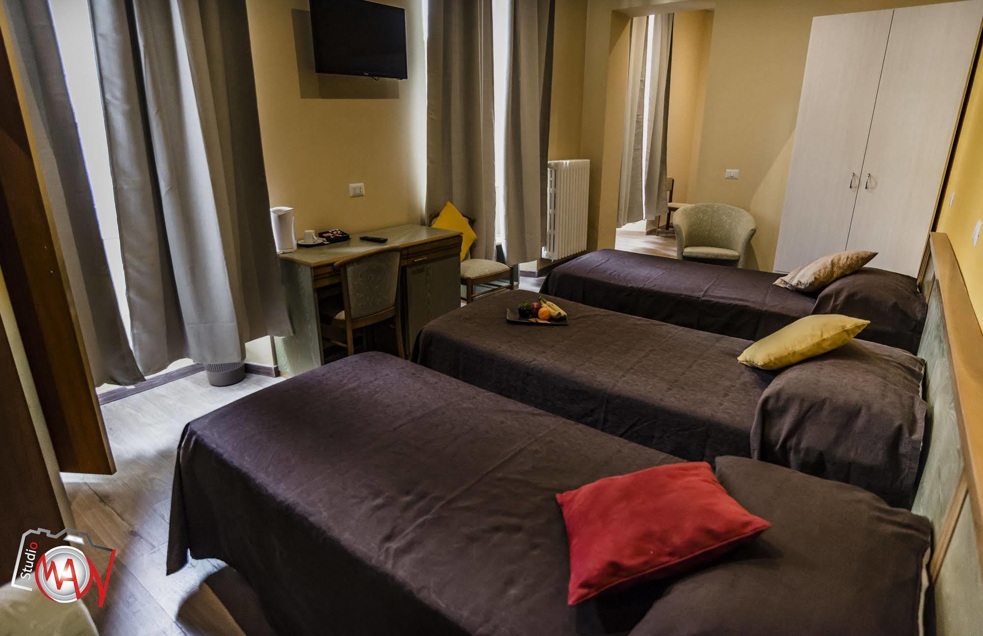Hotel Moderno Lecco Kültér fotó