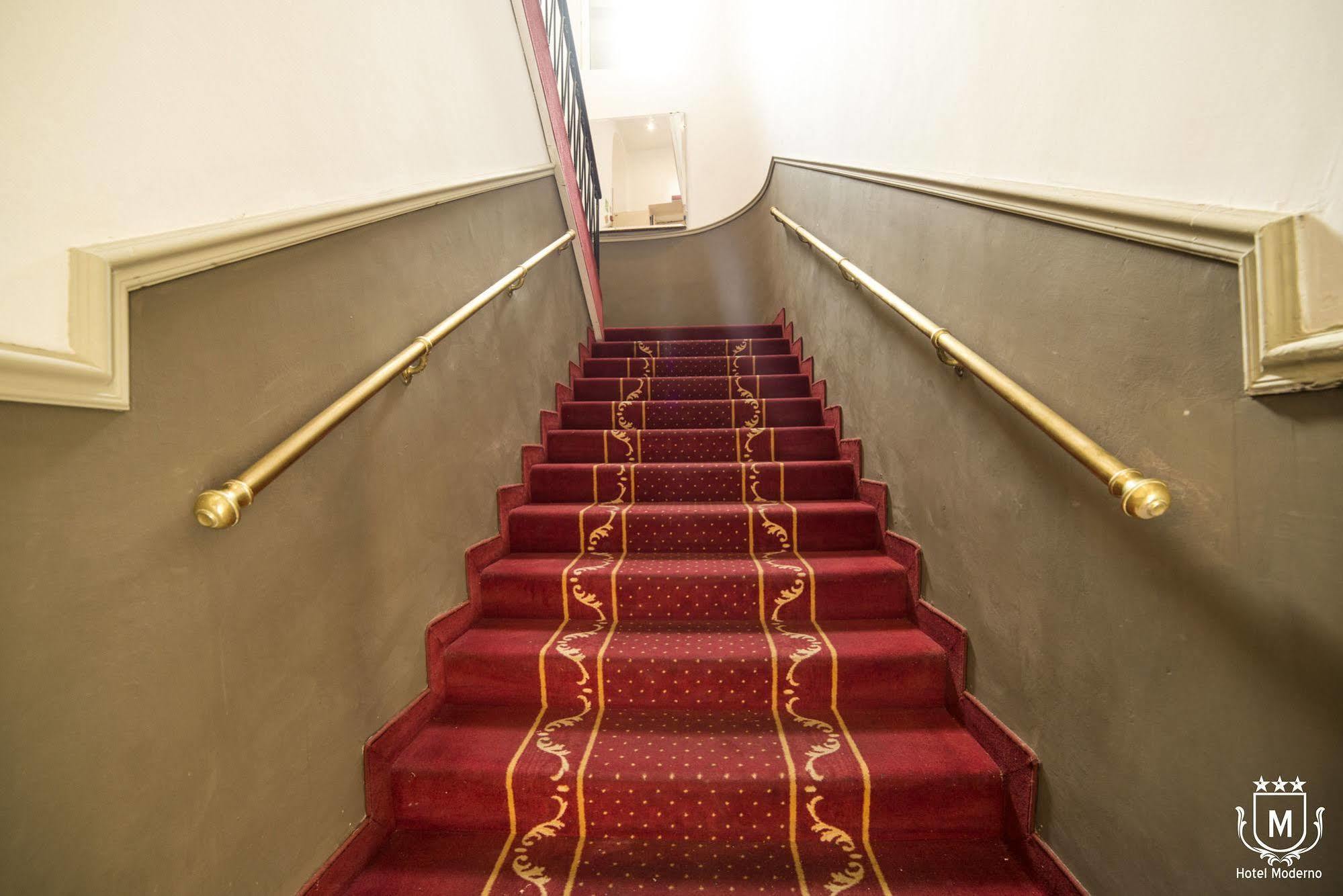 Hotel Moderno Lecco Kültér fotó
